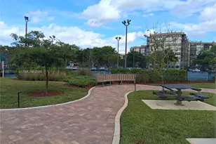 1000 St Charles Pl, Pembroke Pines, FL 33026 - Photo 21