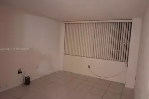 1000 St Charles Pl, Pembroke Pines, FL 33026 - Photo 15