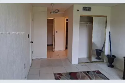 1000 Saint Charles Pl #L2, Pembroke Pines, FL 33026 - Photo 17