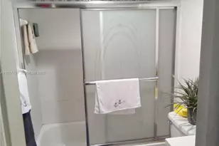 1000 St Charles Pl, Pembroke Pines, FL 33026 - Photo 13