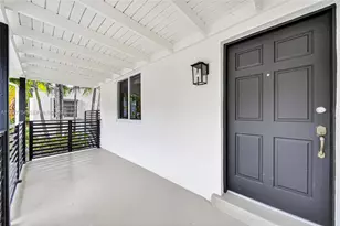 426 SW 26th Rd, Miami, FL 33129 - Photo 5