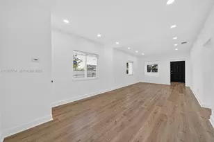 426 SW 26th Rd, Miami, FL 33129 - Photo 11