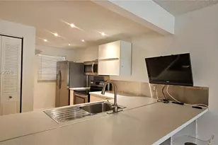 9450 Poinciana Pl, Davie, FL 33324 - Photo 25