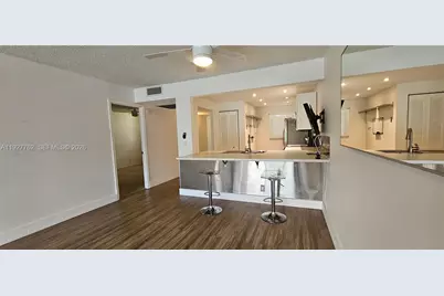 9450 Poinciana Pl #103, Davie, FL 33324 - Photo 5