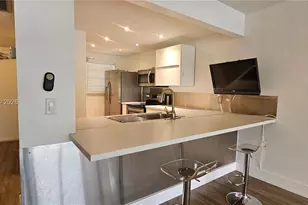 9450 Poinciana Pl, Davie, FL 33324 - Photo 21