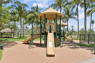 19501 W Country Club Dr #1710, Aventura, FL 33180 - Photo 31