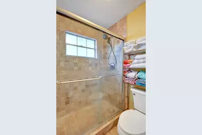 251 W Hemingway Cir, Margate, FL 33063 - Photo 27