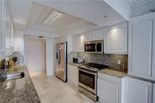7000 Island Bl, Aventura, FL 33160 - Photo 13