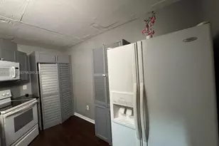 855 NE 209th St, Miami, FL 33179 - Photo 7