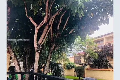 7795 Grande St, Sunrise, FL 33351 - Photo 5