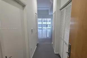 253 NE 2nd St, Miami, FL 33132 - Photo 5