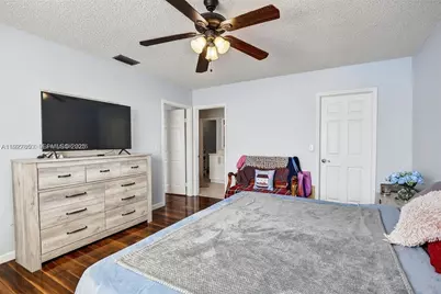 9710 SW 9th Ct, Pembroke Pines, FL 33025 - Photo 25