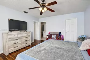 9710 SW 9th Ct, Pembroke Pines, FL 33025 - Photo 25