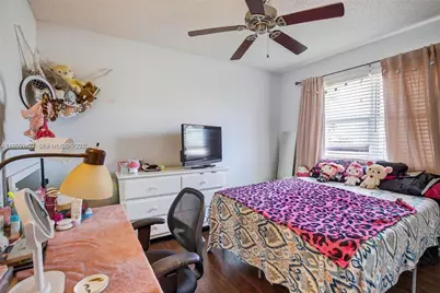 9710 SW 9th Ct, Pembroke Pines, FL 33025 - Photo 19