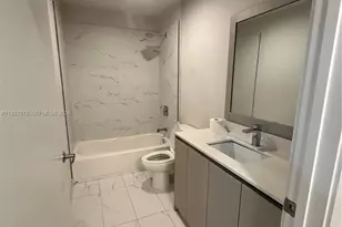 2555 NE 193rd St, Miami, FL 33180 - Photo 9