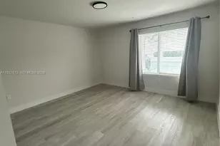 2555 NE 193rd St, Miami, FL 33180 - Photo 7