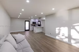 6855 Edgewater Dr, Coral Gables, FL 33133 - Photo 9