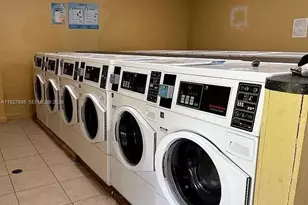 4431 Treehouse Ln, Tamarac, FL 33319 - Photo 11