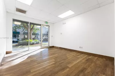 2850 Glades Circle #13, Weston, FL 33327 - Photo 7