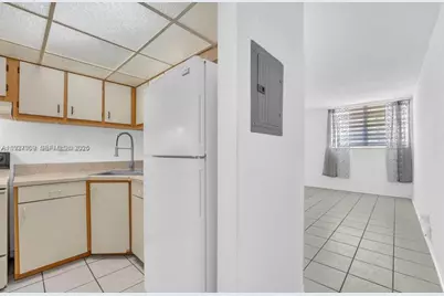 4550 NW 9th St #214E, Miami, FL 33126 - Photo 5