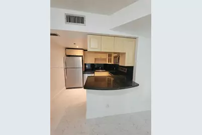 8290 Lake Dr #219, Doral, FL 33166 - Photo 5