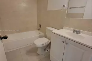 8290 Lake Dr, Doral, FL 33166 - Photo 19