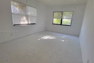 8290 Lake Dr, Doral, FL 33166 - Photo 11