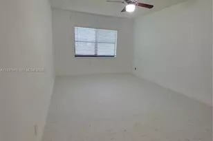 8290 Lake Dr, Doral, FL 33166 - Photo 15