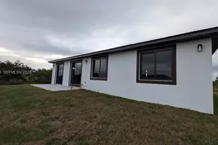 8033 Oakleaf Cir, Labelle, FL 33935 - Photo 31