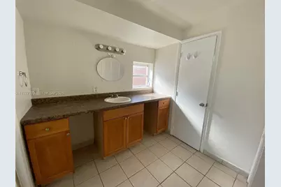 1020 NW 33rd Ave #1, Miami, FL 33125 - Photo 9