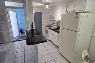 335 Collins Ave, Miami Beach, FL 33139 - Photo 5