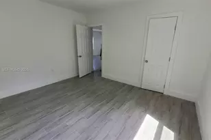 560 NW 53rd St, Miami, FL 33127 - Photo 11