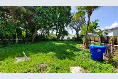 560 NW 53rd St, Miami, FL 33127 - Photo 1