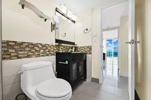 100 Bayview Dr, Sunny Isles Beach, FL 33160 - Photo 39