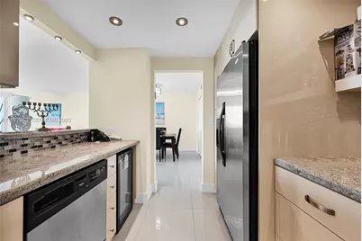 100 Bayview Dr #606, Sunny Isles Beach, FL 33160 - Photo 13