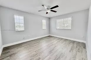 677 SW 111th Ave, Pembroke Pines, FL 33025 - Photo 11