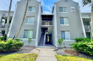 677 SW 111th Ave, Pembroke Pines, FL 33025 - Photo 19