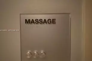 500 Brickell Ave, Miami, FL 33131 - Photo 35