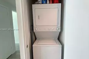 500 Brickell Ave, Miami, FL 33131 - Photo 11