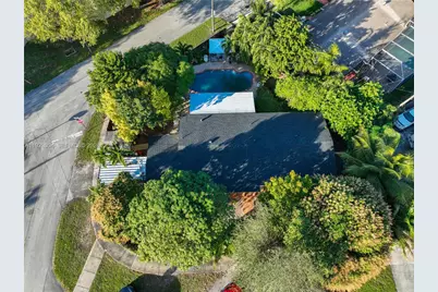 111 NE 175th St, North Miami Beach, FL 33162 - Photo 23