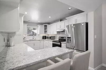 111 NE 175th St, North Miami Beach, FL 33162 - Photo 15