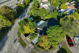 111 NE 175th St, North Miami Beach, FL 33162 - Photo 27