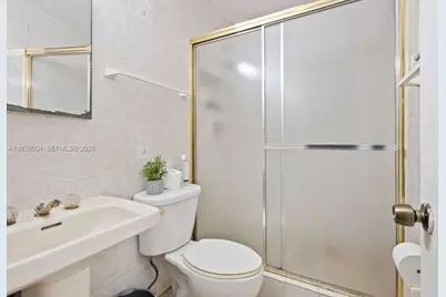 111 NE 175th St, North Miami Beach, FL 33162 - Photo 25