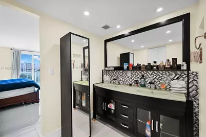 100 Bayview Dr #606, Sunny Isles Beach, FL 33160 - Photo 35