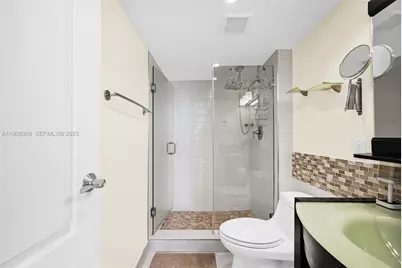 100 Bayview Dr #606, Sunny Isles Beach, FL 33160 - Photo 41