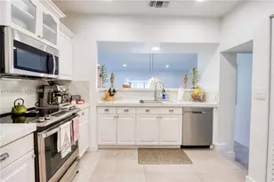 10478 SW 75th Ln, Miami, FL 33173 - Photo 7