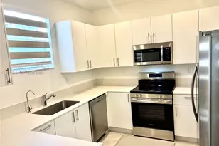 2833 SE 25th Ave, Homestead, FL 33035 - Photo 3