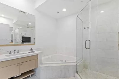 900 Brickell Key Blvd #2002, Miami, FL 33131 - Photo 11
