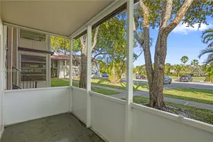 370 E Laurel Dr, Margate, FL 33063 - Photo 11