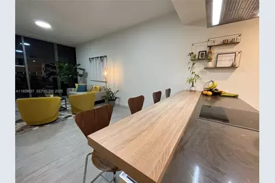 1000 Brickell Plz #1811, Miami, FL 33131 - Photo 5